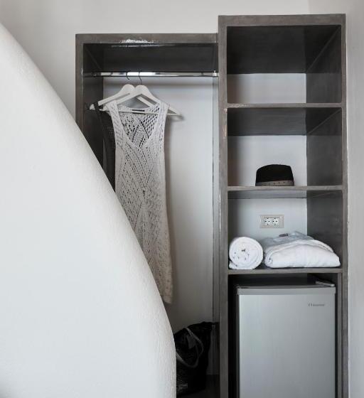 Suite con Hidromasaje, Oia Suites