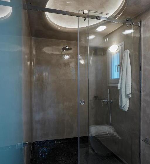 Suite con Hidromasaje, Oia Suites
