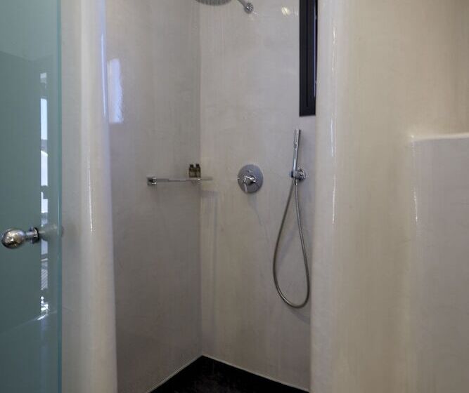 Suite con Hidromasaje, Oia Suites