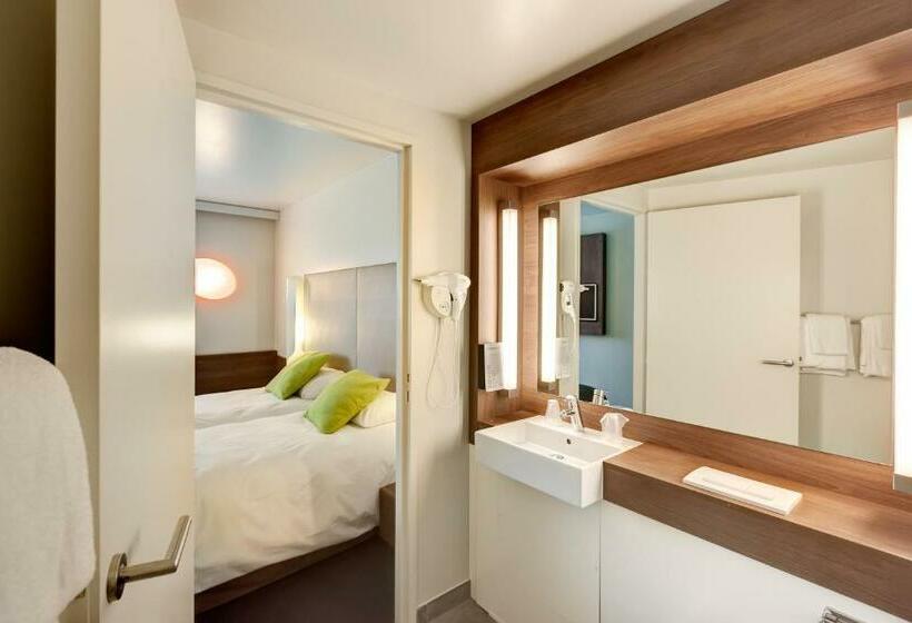 Номер Superior, Campanile La Roche Sur Yon Centre Gare