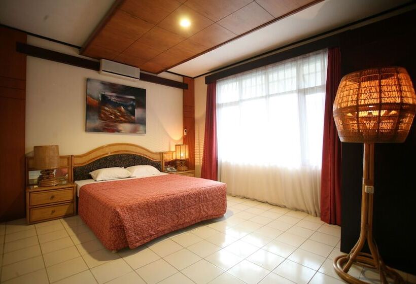 Люкс, Puri Naga Beachfront Cottages