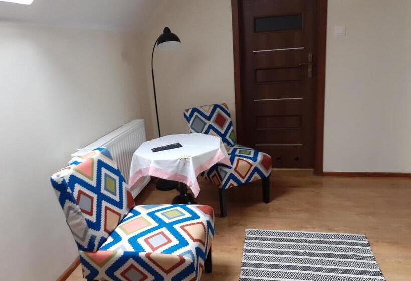 デラックスルーム, Noclegi Pod Dębem, Pulandia Brzózki