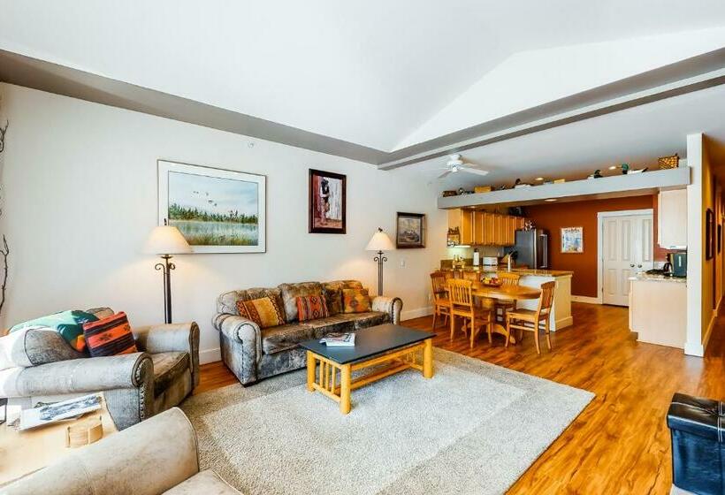 침실 3개 아파트, Wood River Condo