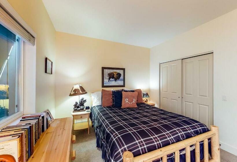 침실 3개 아파트, Wood River Condo