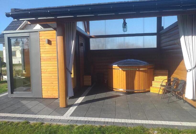 四人豪华间, Biały Jeleń Z Basenem I Jacuzzi