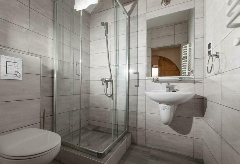 Номер Стандарт Трехместный, Ośrodek Kolonijno Wczasowy Mewa   Przy Plaży Z Basenem Z Podgrzewaną Wodą I Mini Spa