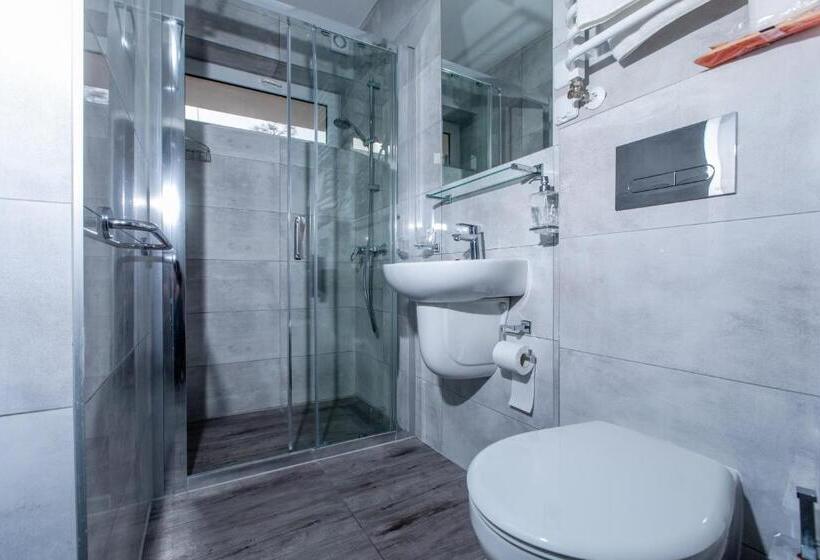 Семейный Номер, Ośrodek Kolonijno Wczasowy Mewa   Przy Plaży Z Basenem Z Podgrzewaną Wodą I Mini Spa