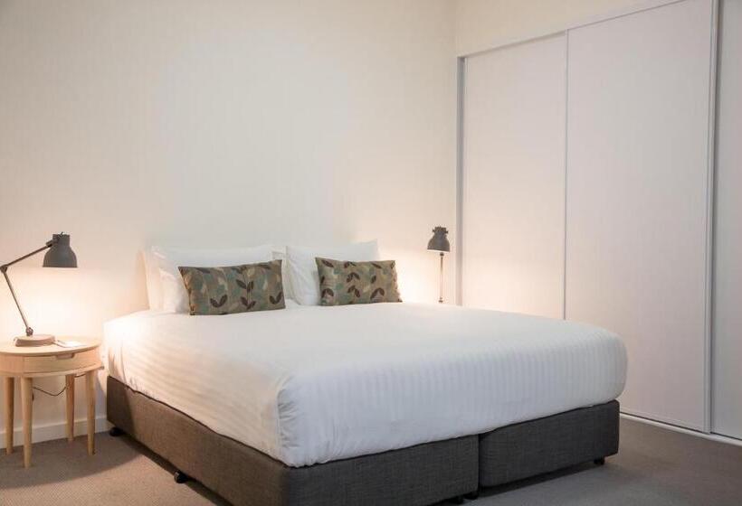 스탠다드 스튜디오, Terminus Apartment Hotel, Ascend Hotel Collection
