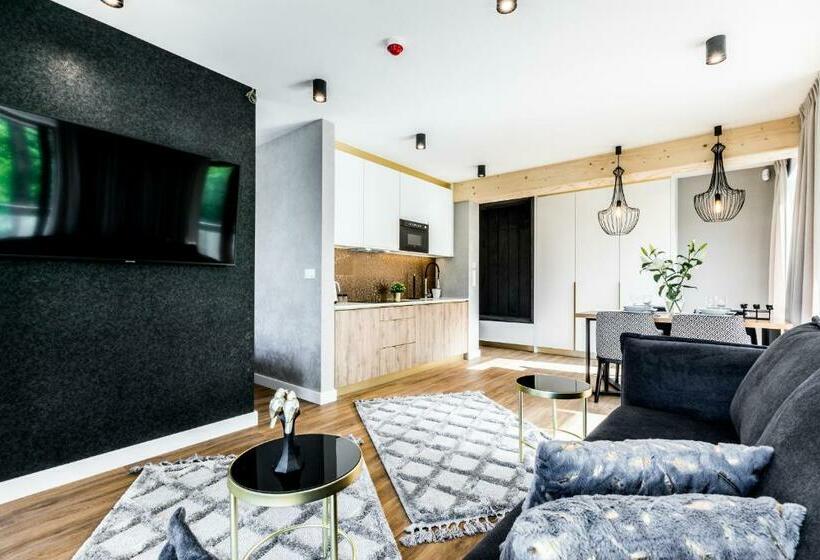 标准工作室, Aparthotel Prestige