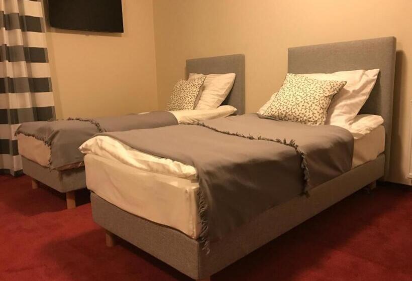 Номер Стандарт Четырехместный Совместный Санузел, Botanik Hostel