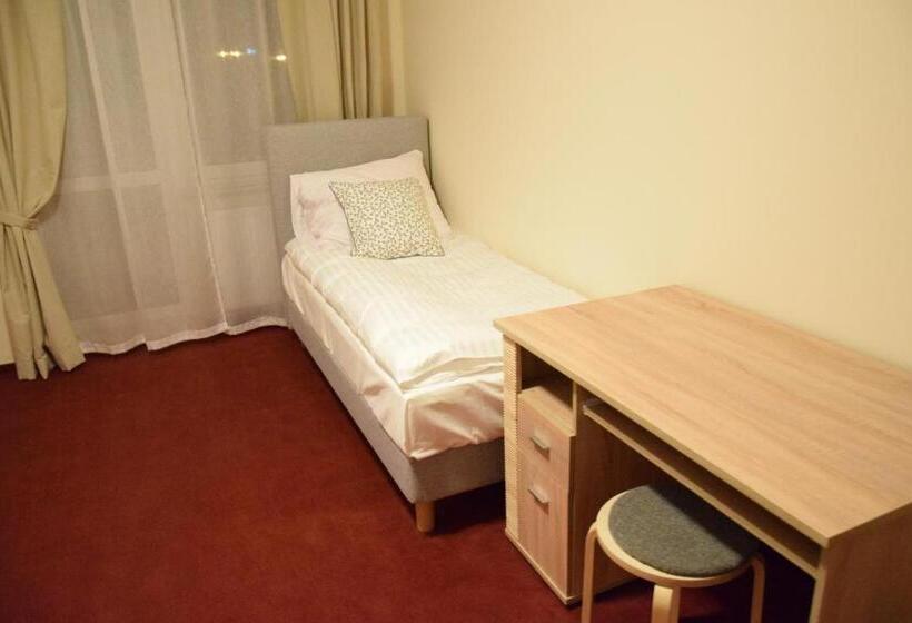 Трехместный Номер Стандарт Совместная Ванная, Botanik Hostel
