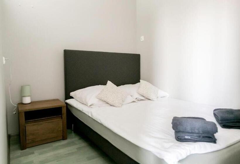 Апартаменты 2 Спальни, Hostel Barbórka