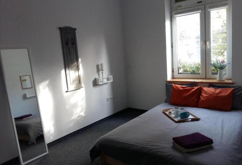 Семейный Номер, Master Corner Apartment