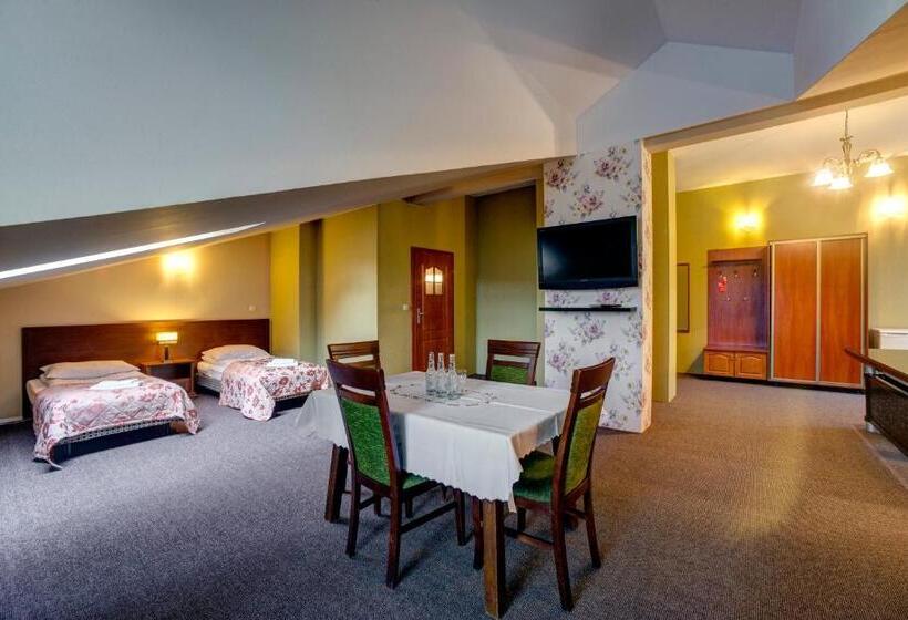 ファミリールーム, I Restauracja Bona