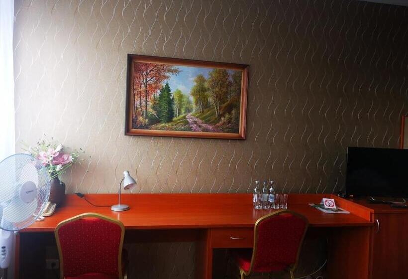 ファミリールーム, I Restauracja Bona