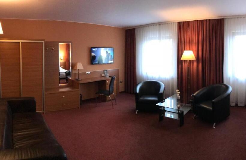 Номер Deluxe, Restauracja Willa Radwan