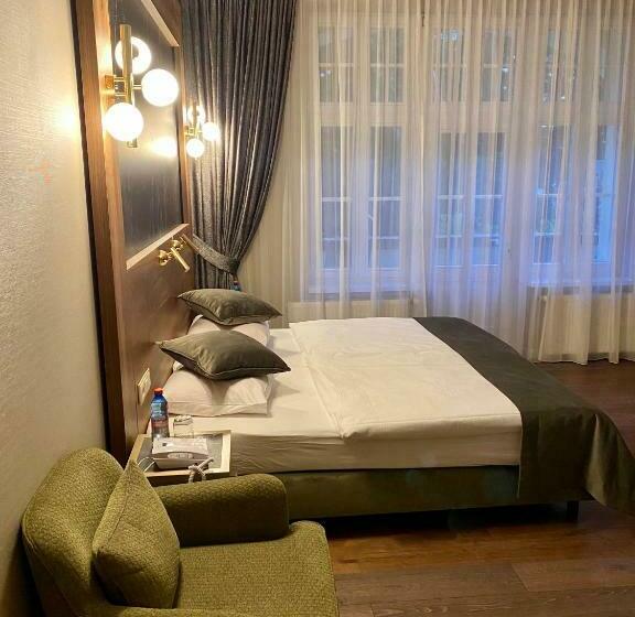 Номер Стандарт, Pensjonat   Restauracja żółty Domek