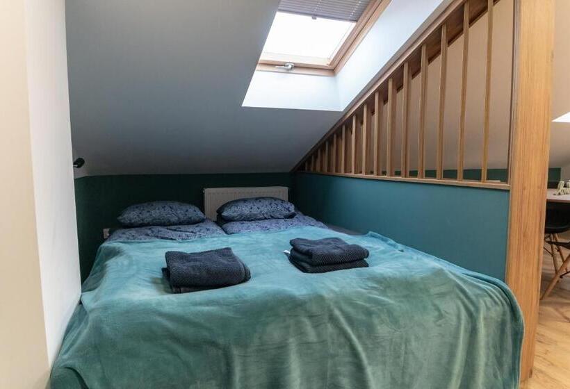 Студия Стандарт, Uroczy, Przytulny Apartament Poddasze