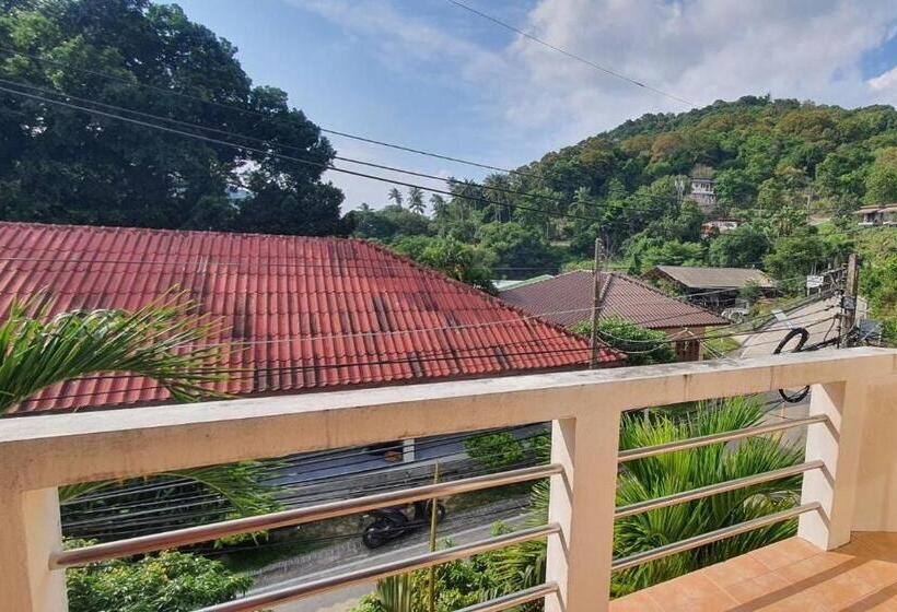 Номер Deluxe с Балконом, Orrachon Guest House