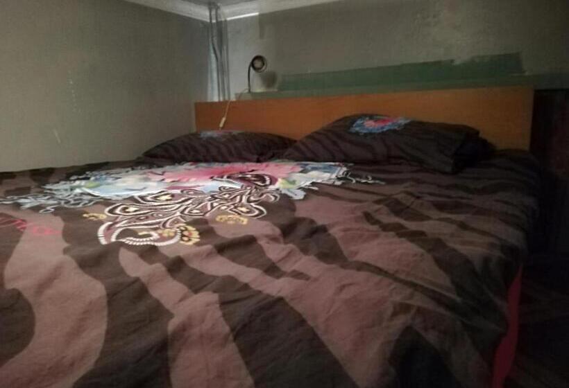 اتاق استاندارد سه نفره, Room In Guest Room   Lockable Room Center