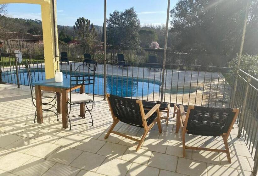 Номер Стандарт Вид на Бассейн, L Eveil En Provence