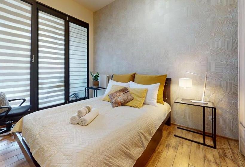 سوئیت با بالکن, Prince Witold Apartments Near The Market Square 43 Księcia Witolda Street