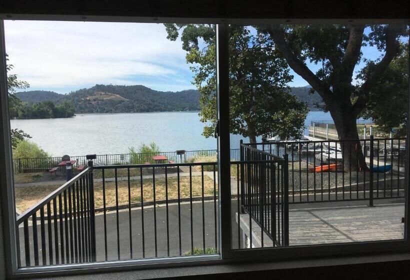 Люкс Повышенной Комфортности, Clear Lake Cottages & Marina