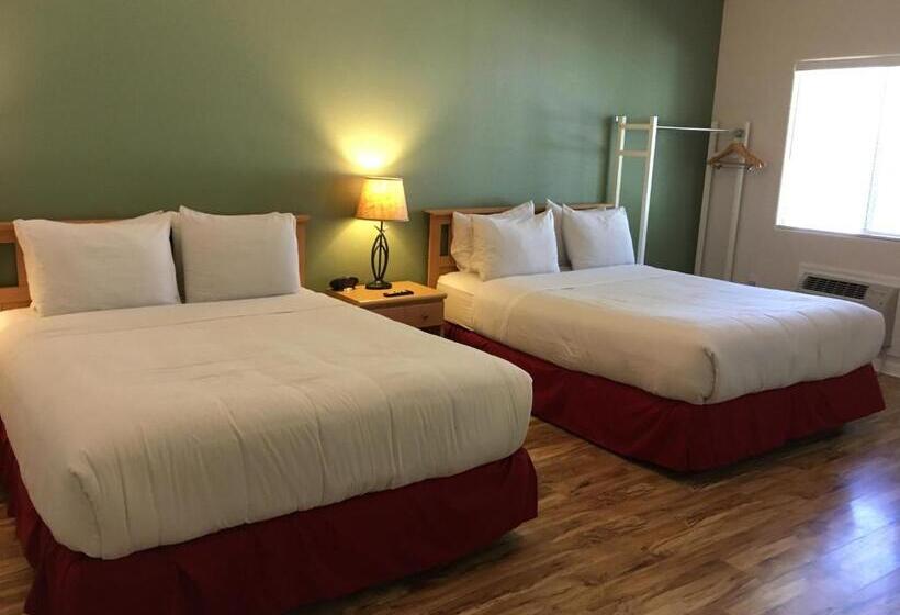Студия Стандарт, Clear Lake Cottages & Marina