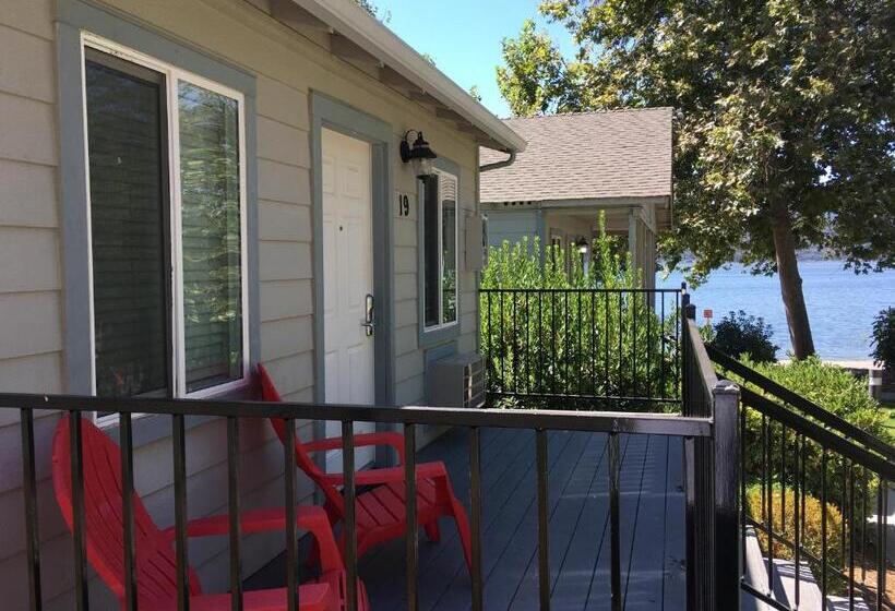 Студия Стандарт, Clear Lake Cottages & Marina