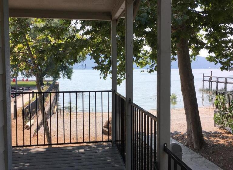 Люкс Повышенной Комфортности, Clear Lake Cottages & Marina