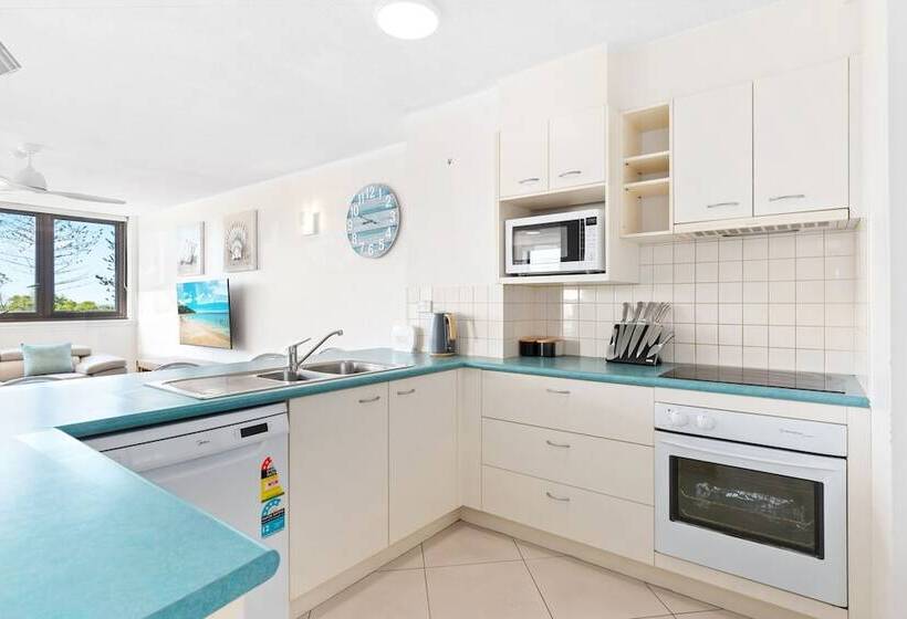 Апартаменты 3 Спальни, Windward Apartments