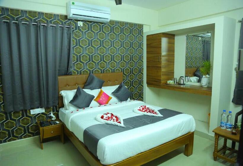 اتاق لوکس با تخت بزرگ, Golden Arrow