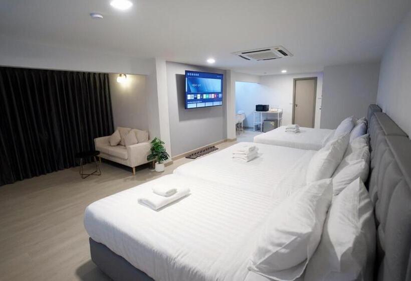 패밀리 룸, The Space Hotel Lampang