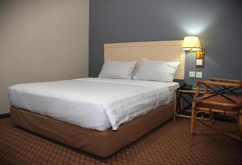 Номер Deluxe, Sandakan Inn