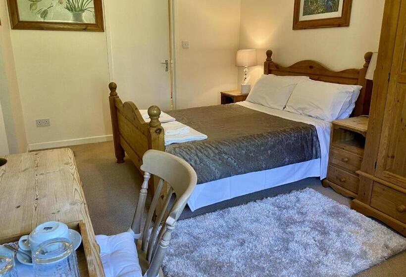 Номер Deluxe, The Crown & Victoria Bed & Breakfast