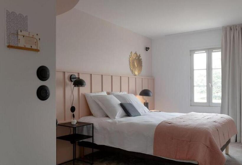 Superior Room with Terrace, Hôtel Le Prieuré