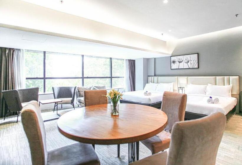 Полулюкс, Fives Hotel Dnp