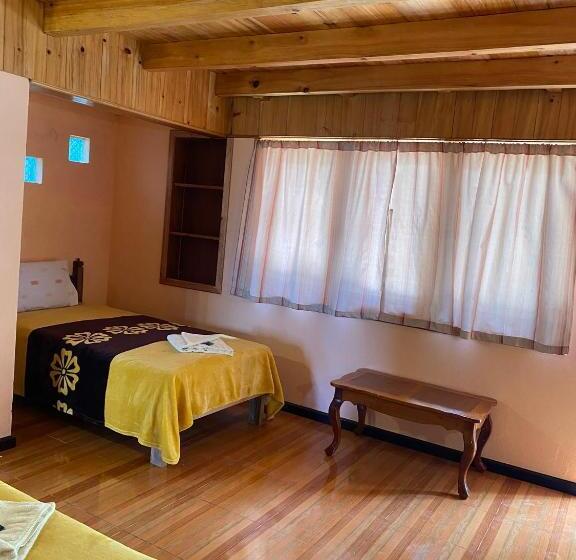 スタンダード４人部屋, Posada Quetzalin