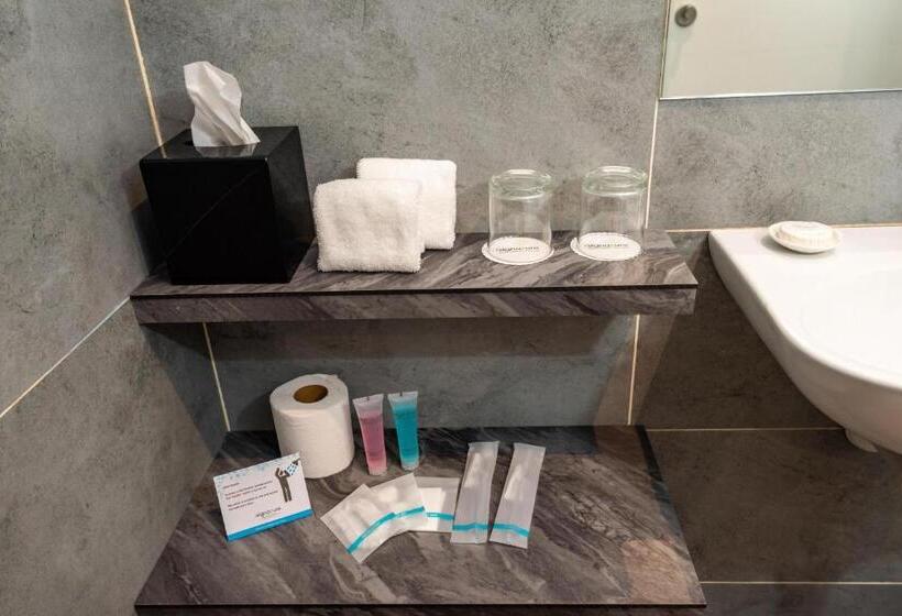 Семейное Студио, The Signature Serviced Suites Puchong