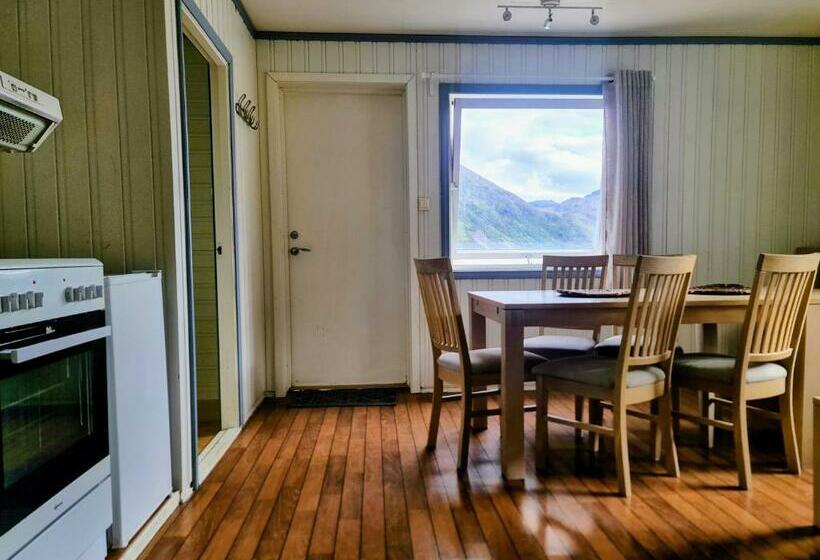 침실 2개 아파트, Lydersen Rorbuer Hostel And Apartments Kvalvika And Rytten