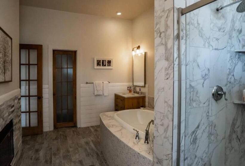 스탠다드 룸 킹사이즈 침대, Sage Hill Inn & Spa