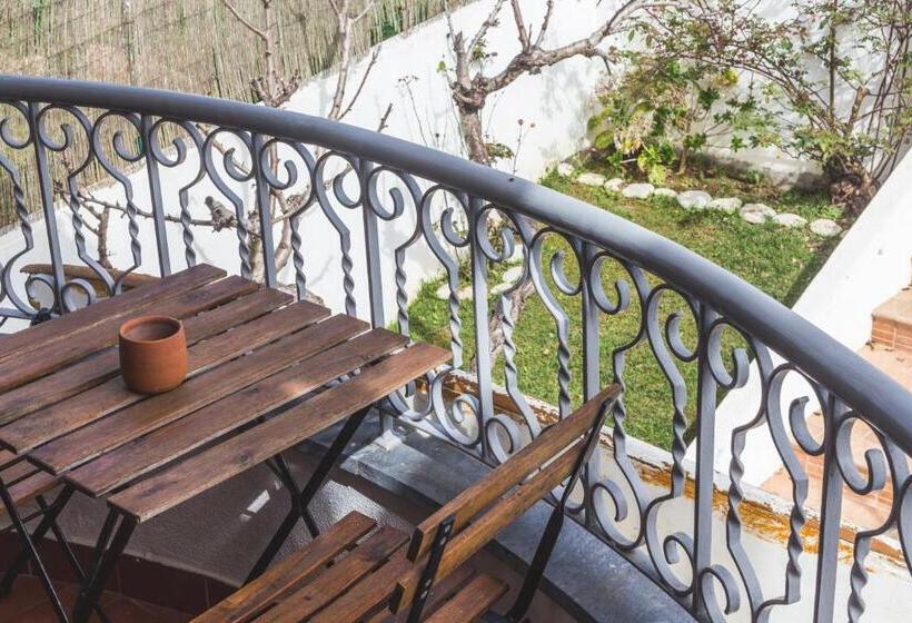Номер Стандарт Совместная Ванная, Ericeira Chill Hill Hostel & Private Rooms   Peach Garden
