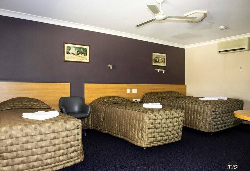 غرفة عائلية, Sunpalms Motel