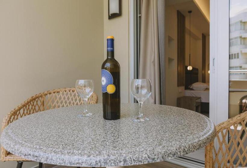 Семейный Номер, Theo Beach Hotel Apartments