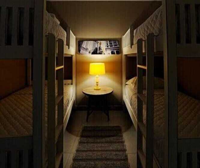 سرير فى غرفة مشتركه, Bahia Prime Hostel