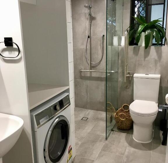 آپارتمان لوکس 2 خوابه, Burleigh Palms Holiday Apartments