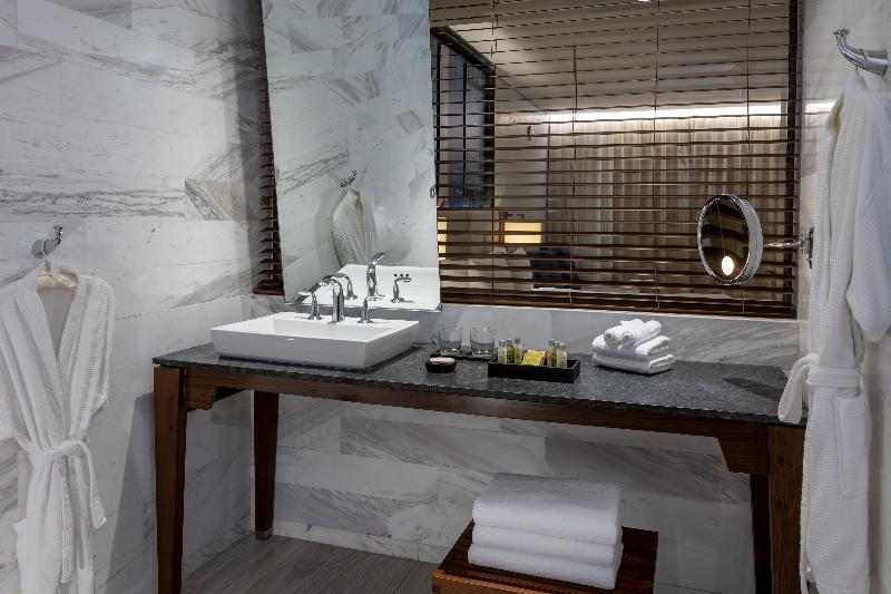 غرفة قياسية سرير كينج لذوى الإحتياجات الخاصة, Hilton Vallarta Riviera All Inclusive Resort, Puerto Vallarta