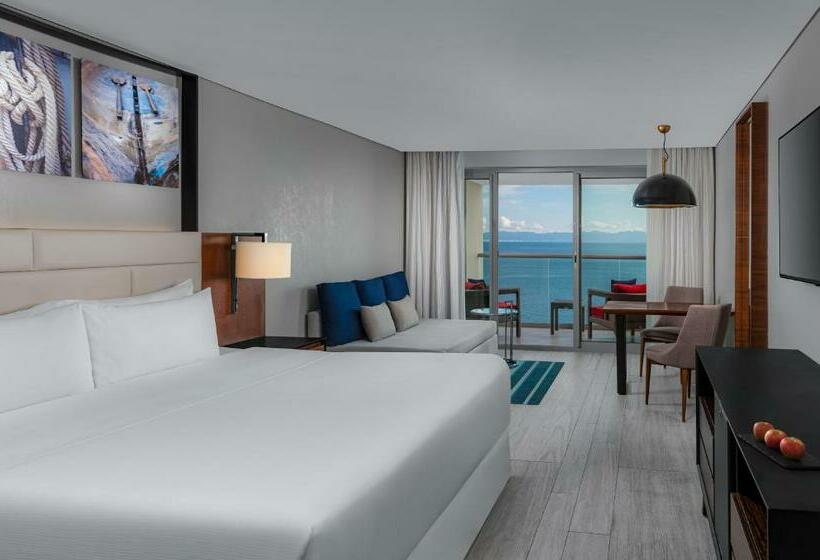 غرفة قياسية سرير كينج لذوى الإحتياجات الخاصة, Hilton Vallarta Riviera All Inclusive Resort, Puerto Vallarta