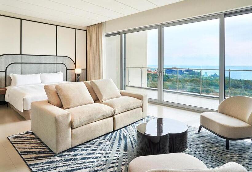 Люкс Кровать Кинг, Grand Josun Jeju