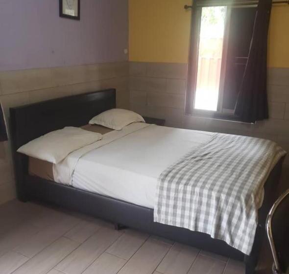 Номер Стандарт, Omanye Lodge